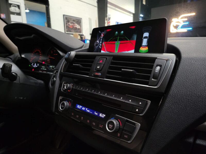 B.M.W. SERIE 1 120i 177cv URBAN CHIC BVA TOIT OUVRANT / 