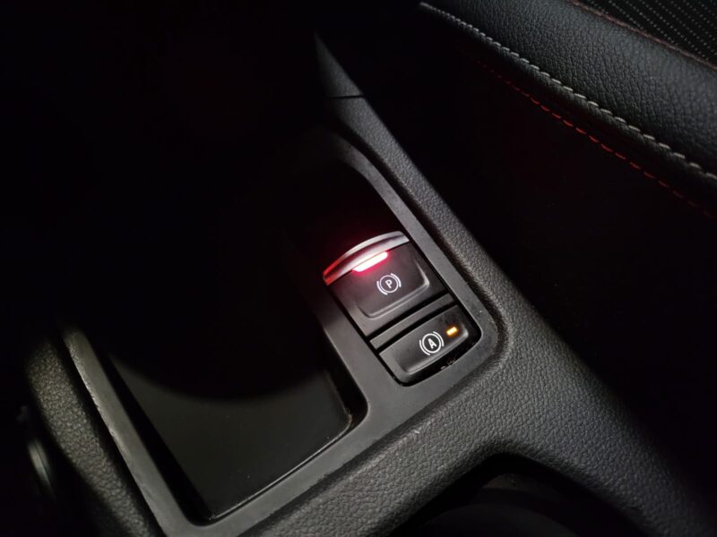     RENAULT CLIO V 1.3 TCe 130 cv RS LINE CAMERA / CARPLAY / BOITE AUTO