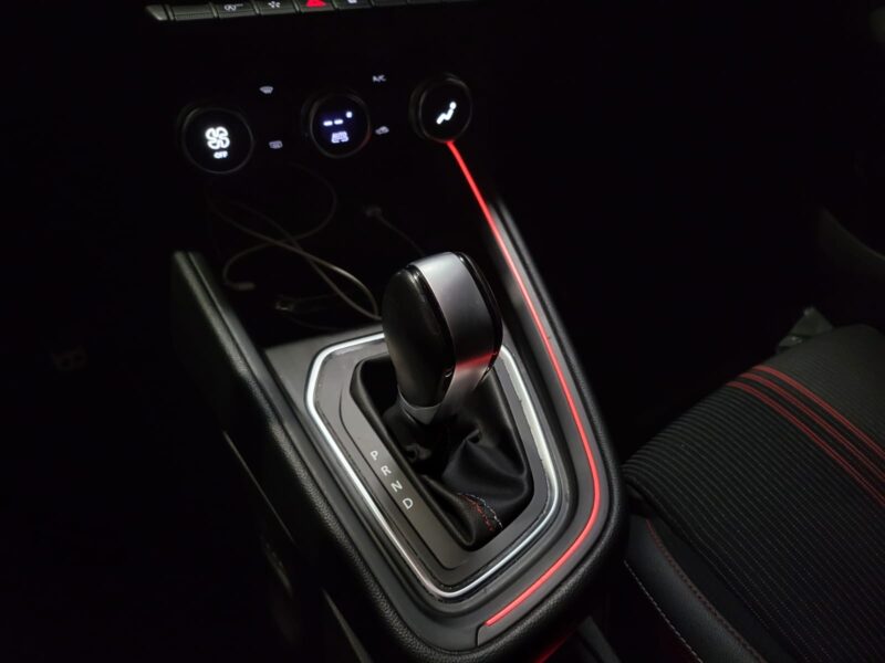     RENAULT CLIO V 1.3 TCe 130 cv RS LINE CAMERA / CARPLAY / BOITE AUTO