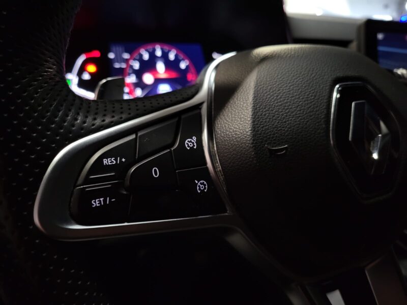     RENAULT CLIO V 1.3 TCe 130 cv RS LINE CAMERA / CARPLAY / BOITE AUTO