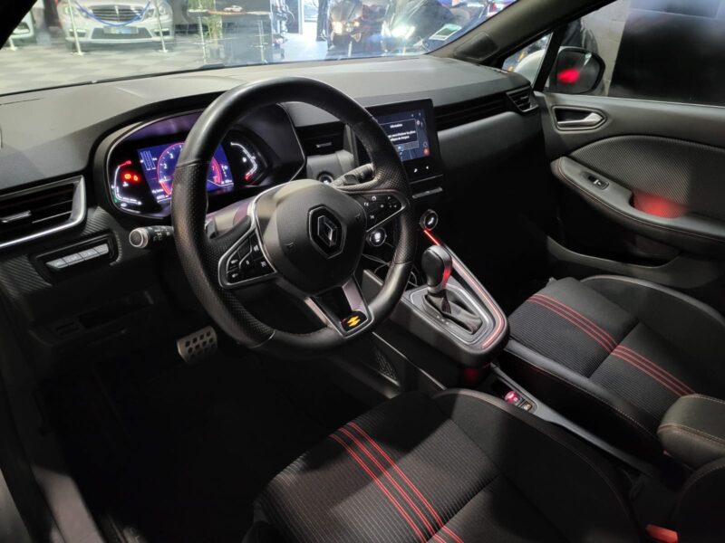     RENAULT CLIO V 1.3 TCe 130 cv RS LINE CAMERA / CARPLAY / BOITE AUTO