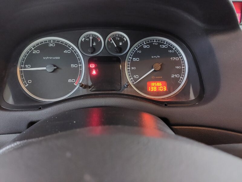 PEUGEOT 307 2.0 HDI 110 XT 1 ERE MAIN