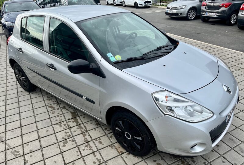 RENAULT CLIO 1.2L 75CH Dynamique 