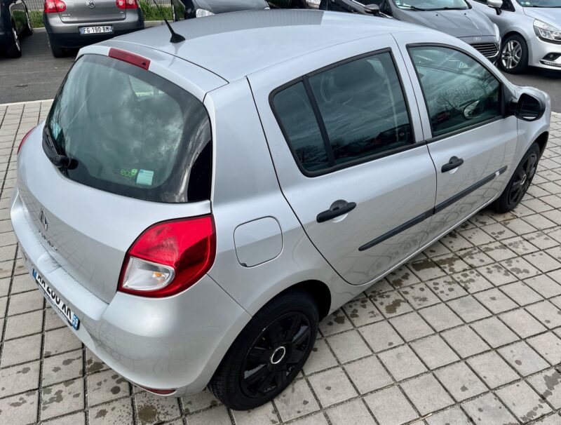 RENAULT CLIO 1.2L 75CH Dynamique 