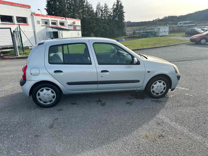 RENAULT CLIO II 2002