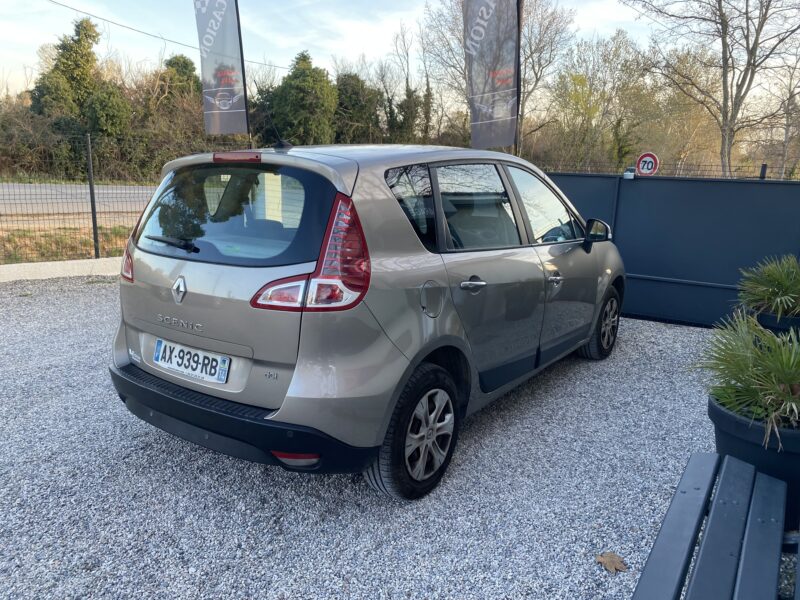 RENAULT SCÉNIC III 2010