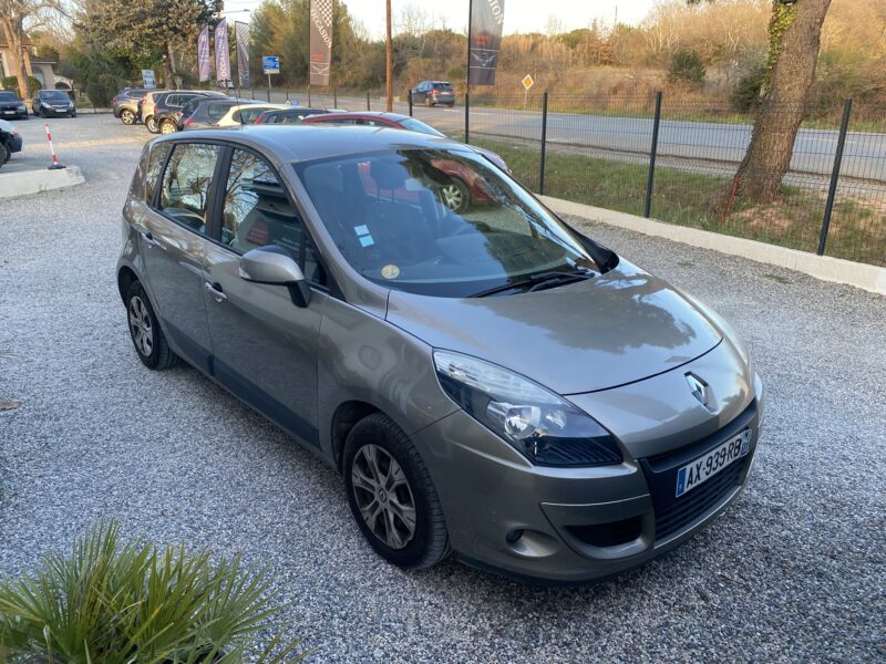 RENAULT SCÉNIC III 2010