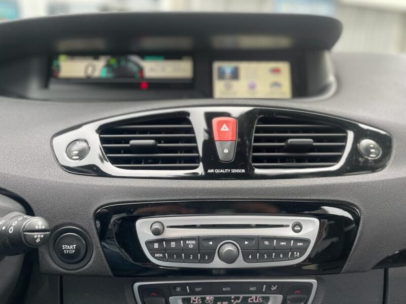 RENAULT SCÉNIC III 2012