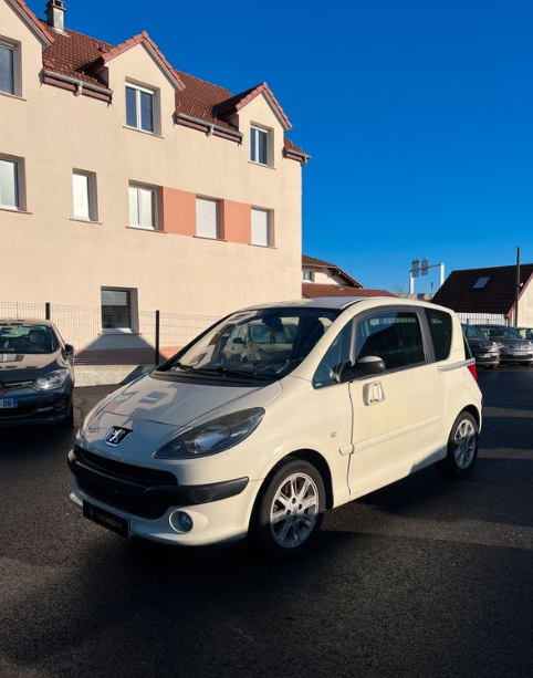 PEUGEOT 1007 1.6 110CH 2-TRONIC SPORTY