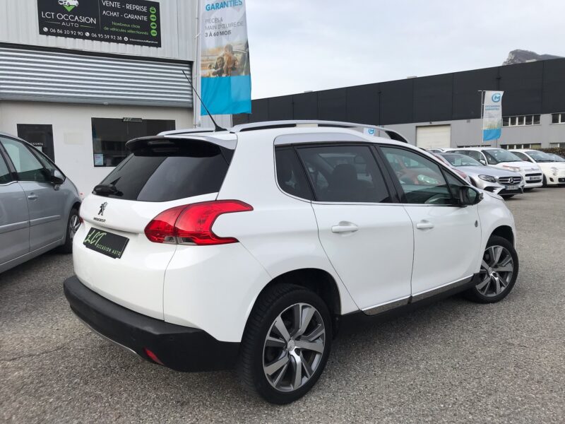 PEUGEOT 2008 - 1.2 PURETECH 110cv S&S CROSSWAY - GARANTIE 6 MOIS