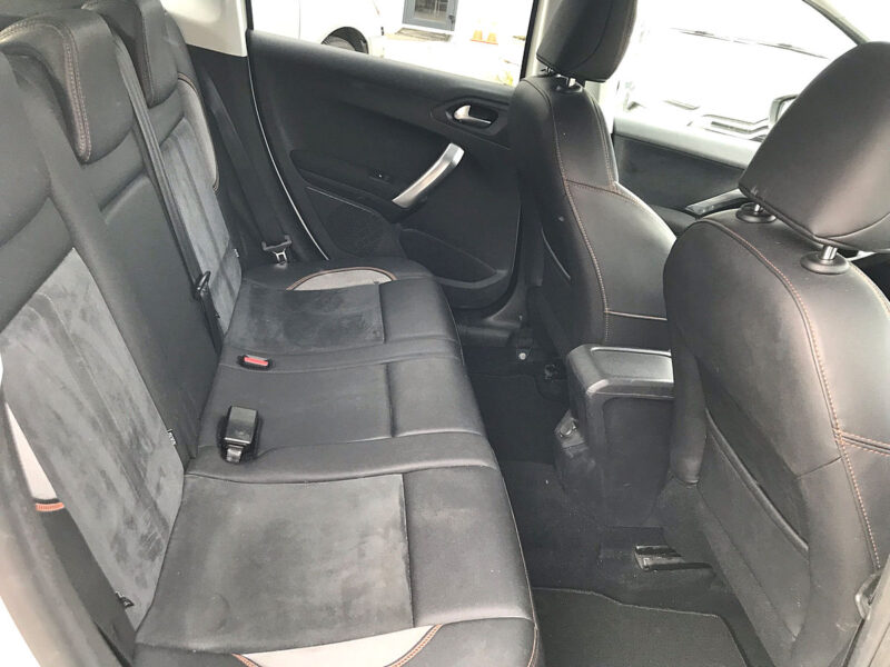 PEUGEOT 2008 - 1.2 PURETECH 110cv S&S CROSSWAY - GARANTIE 6 MOIS