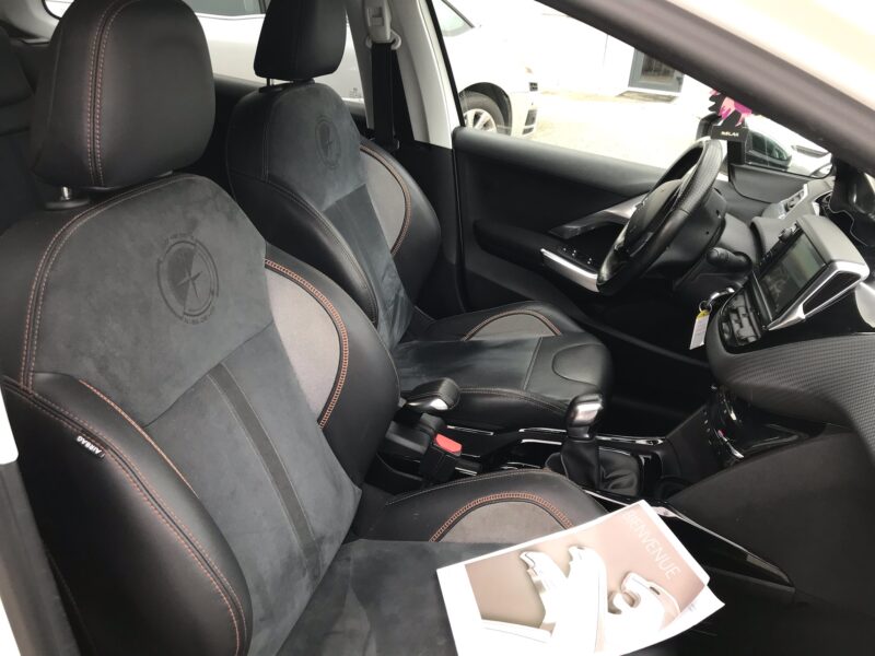 PEUGEOT 2008 - 1.2 PURETECH 110cv S&S CROSSWAY - GARANTIE 6 MOIS