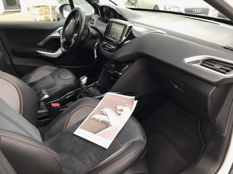 PEUGEOT 2008 - 1.2 PURETECH 110cv S&S CROSSWAY - GARANTIE 6 MOIS