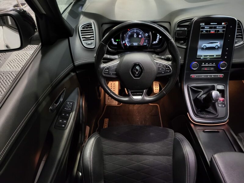 RENAULT GRAND SCÉNIC IV 1.7 dCi 120 cv BLACK EDITION 7 PLACEBOSE / CAMERA / CARPLAY