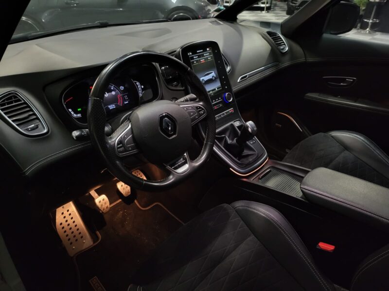 RENAULT GRAND SCÉNIC IV 1.7 dCi 120 cv BLACK EDITION 7 PLACEBOSE / CAMERA / CARPLAY