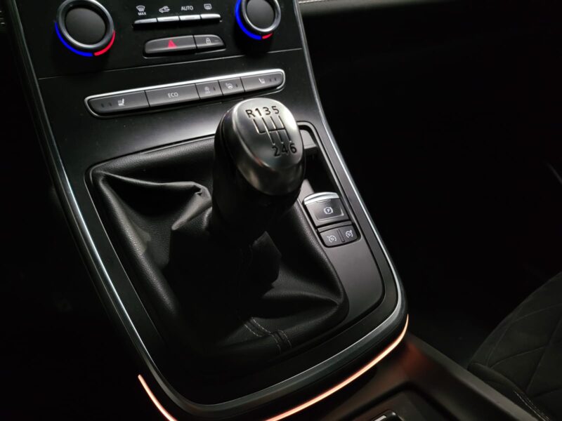 RENAULT GRAND SCÉNIC IV 1.7 dCi 120 cv BLACK EDITION 7 PLACEBOSE / CAMERA / CARPLAY