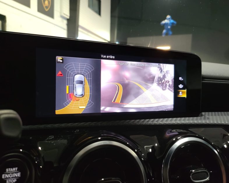 MERCEDES CLASSE A 180 d 116 cv 7G-DCT BUSINESS LINE ANGLES MORT / PARK ASSYST / CAMERA