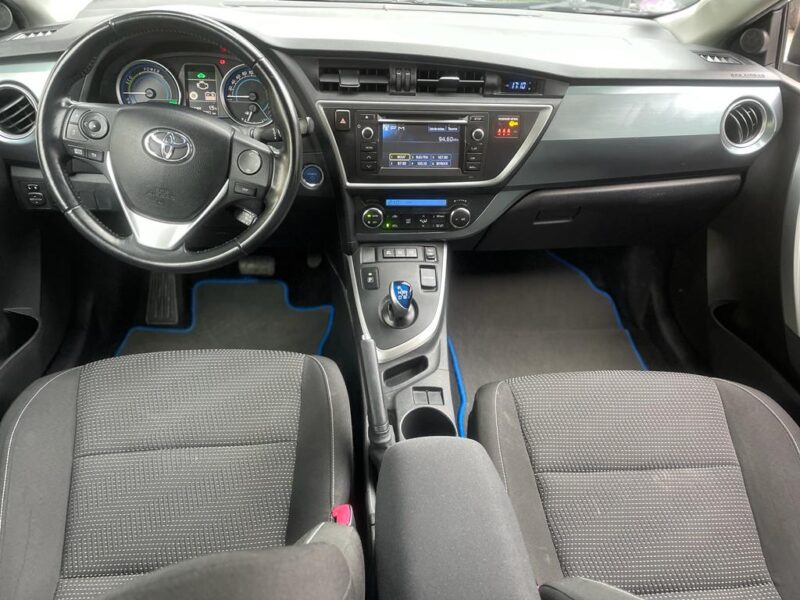 TOYOTA AURIS 2013