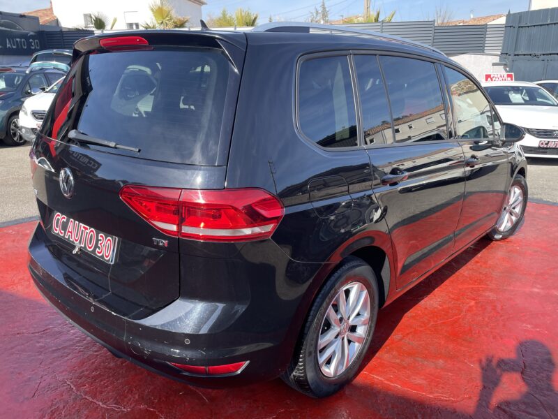 VOLKSWAGEN TOURAN 2016