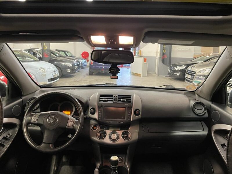 TOYOTA RAV 4 III 2.2 D 4WD 177