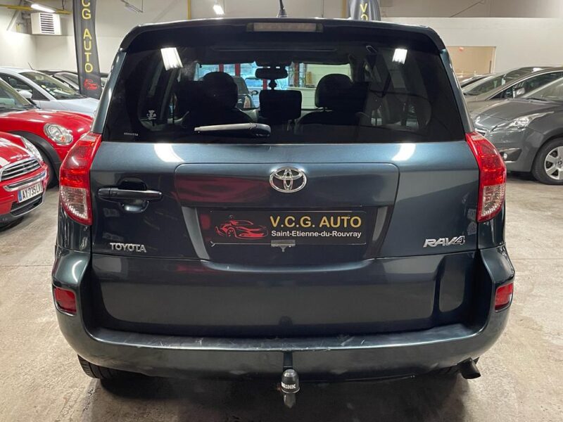 TOYOTA RAV 4 III 2.2 D 4WD 177