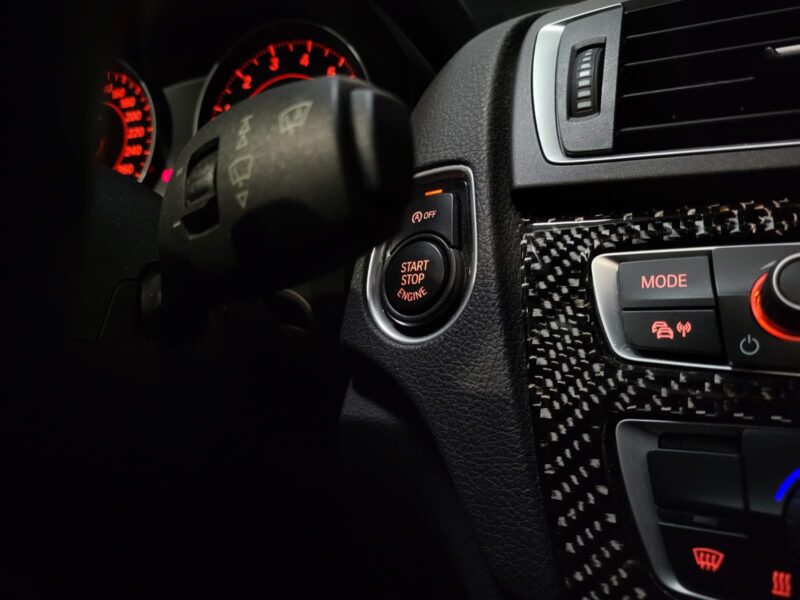 B.M.W. SERIE 1 M40 i xDrive 340cv /TOIT OUVRANT /CARPLAY /BLEU ESTORIL 