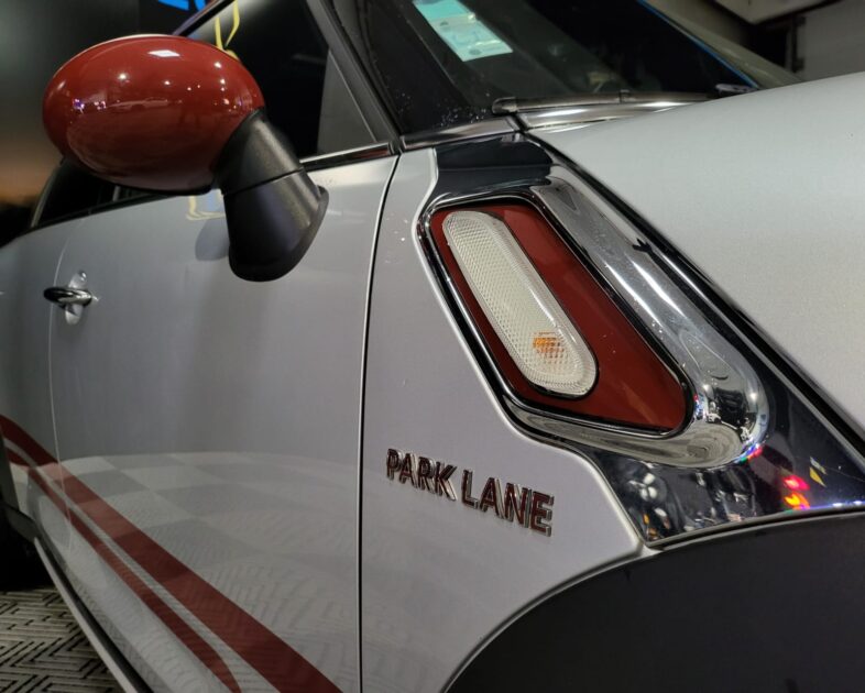 MINI COUNTRYMAN SD COOPER LCi 2.0 143cv PARK LANE TOIT OUVRANT / GPS / ATTELAGE 