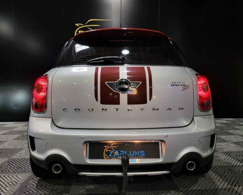 MINI COUNTRYMAN SD COOPER LCi 2.0 143cv PARK LANE TOIT OUVRANT / GPS / ATTELAGE 