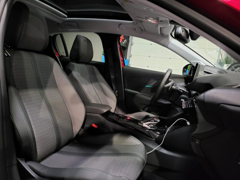 PEUGEOT 208 II 1.2 PureTech 100cv ALLURE EAT8 TOIT PANORAMIQUE / CARPLAY / I-COCKPIT