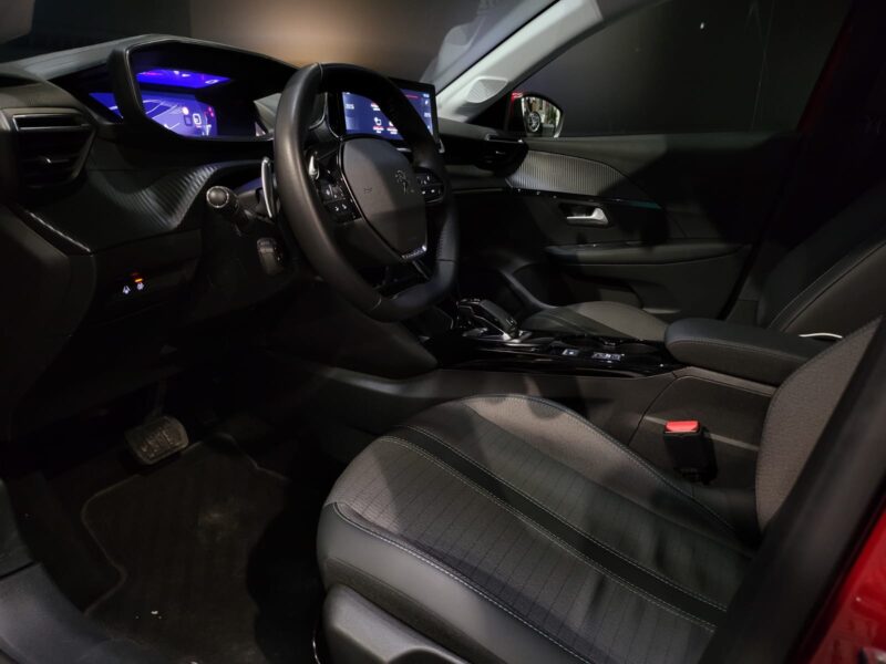 PEUGEOT 208 II 1.2 PureTech 100cv ALLURE EAT8 TOIT PANORAMIQUE / CARPLAY / I-COCKPIT