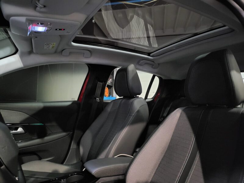 PEUGEOT 208 II 1.2 PureTech 100cv ALLURE EAT8 TOIT PANORAMIQUE / CARPLAY / I-COCKPIT