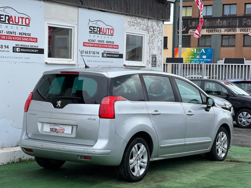 PEUGEOT 5008 2010