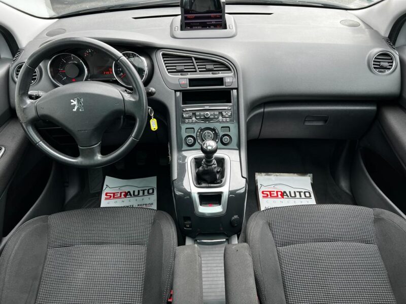 PEUGEOT 5008 2010