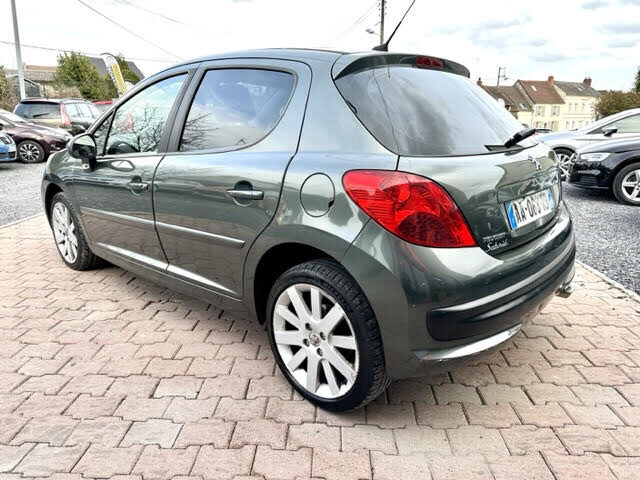 PEUGEOT 207 2009