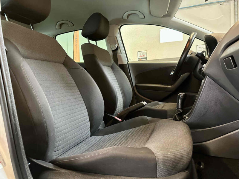 VOLKSWAGEN POLO V 2010