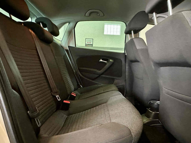 VOLKSWAGEN POLO V 2010