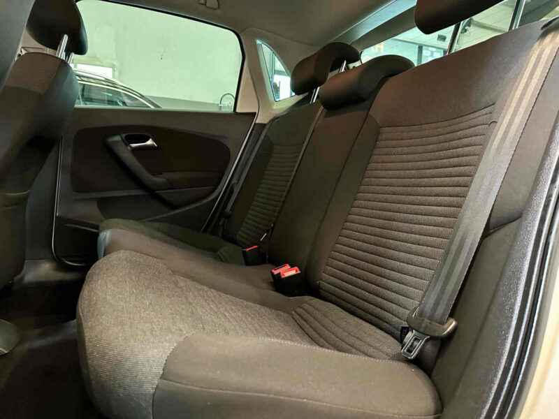 VOLKSWAGEN POLO V 2010