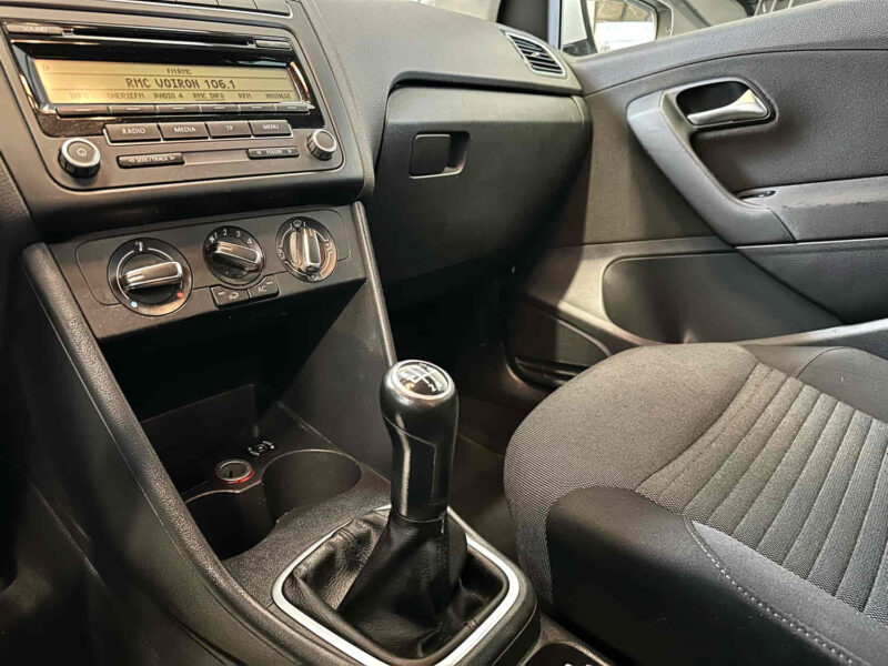 VOLKSWAGEN POLO V 2010