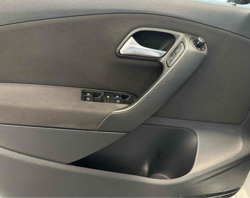 VOLKSWAGEN POLO V 2010