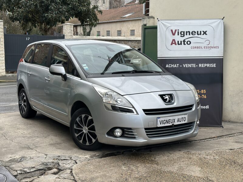 PEUGEOT 5008 2011
