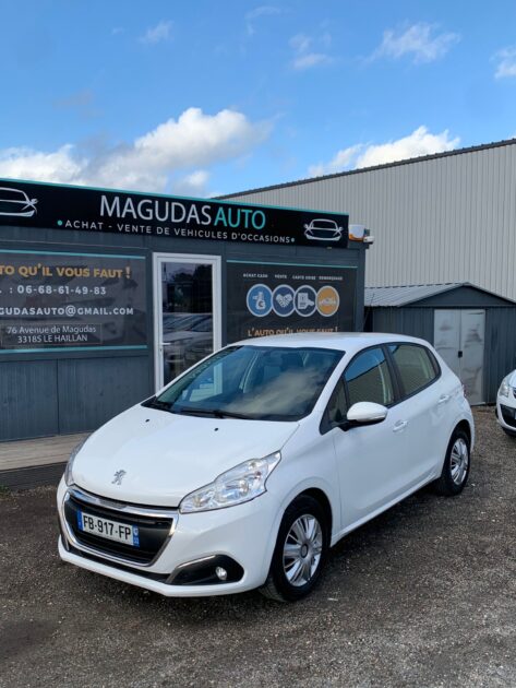 PEUGEOT 208  2018