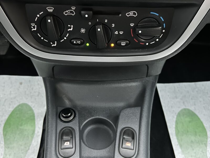 CITROEN C2 1.1 60 Cv CLIMATISATION / BLUETOOTH PRISE USB - Garantie1an