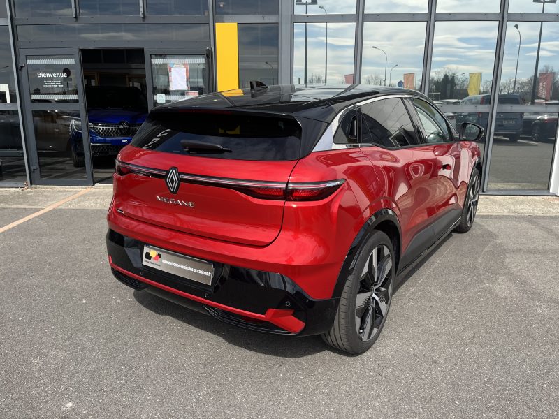 RENAULT MEGANE V  2022