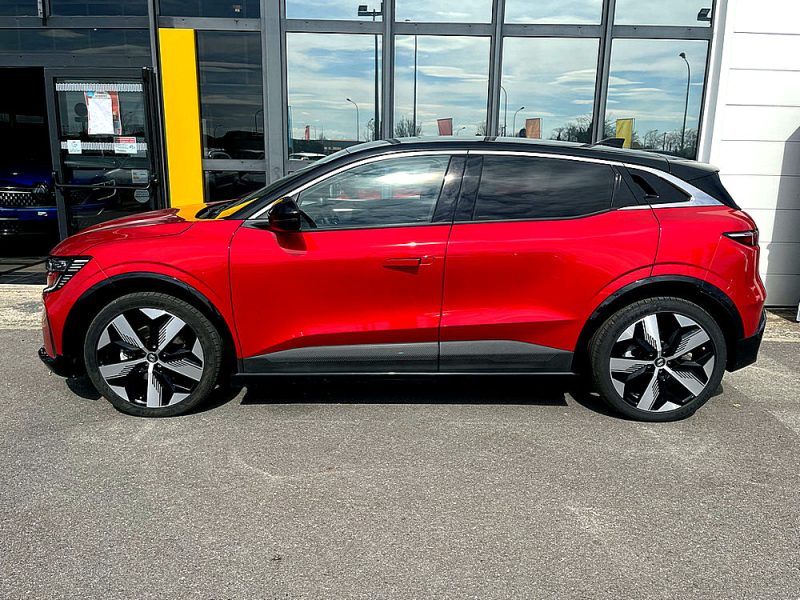 RENAULT MEGANE V  2022