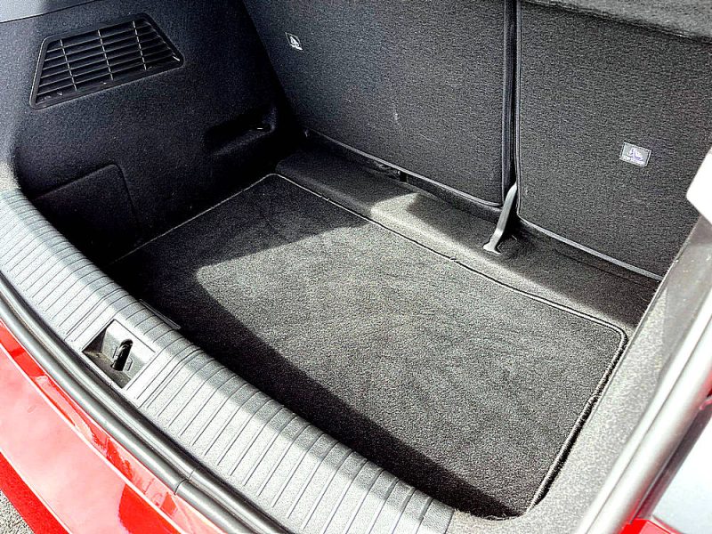 RENAULT MEGANE V  2022