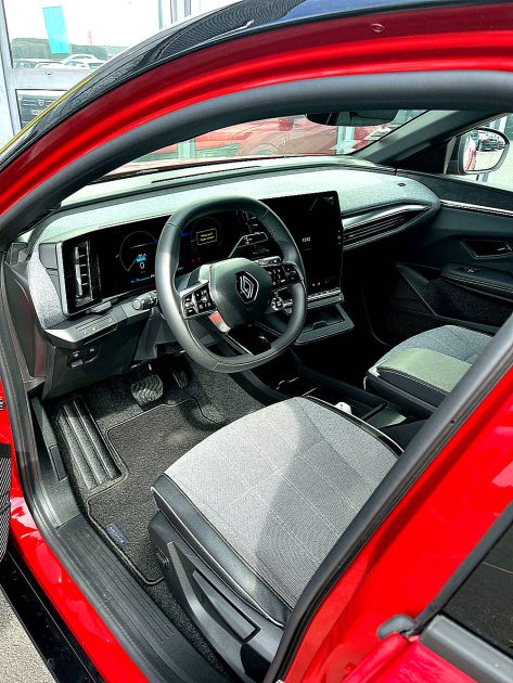 RENAULT MEGANE V  2022