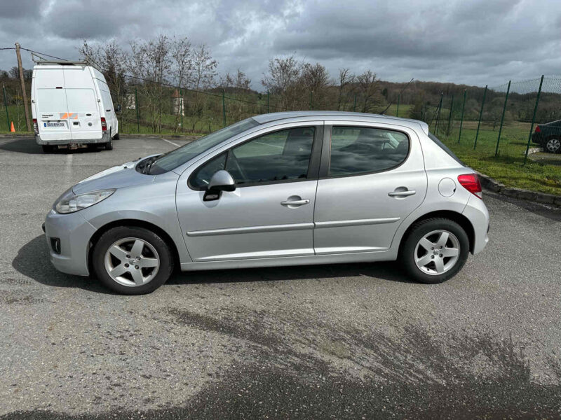 PEUGEOT 207 2012