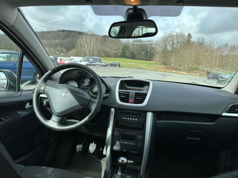PEUGEOT 207 2012