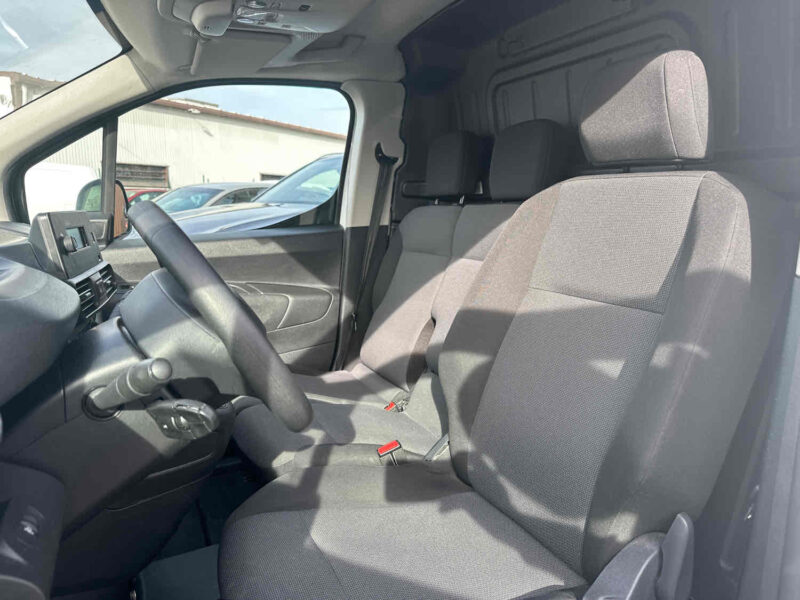 PEUGEOT PARTNER Camionnette/Monospace 2020