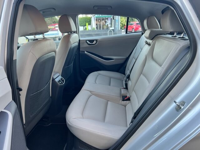 HYUNDAI IONIQ 1,6 HYBRID EXECUTIVE 2016